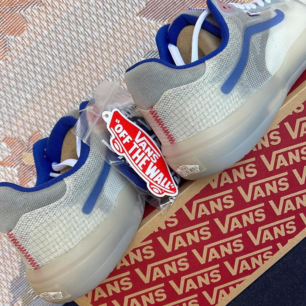 Vans Men’s Evdnt Rw Ultim
Color Wheel Creme
VN0A5DY5982
sneakers - Picture 15 of 16